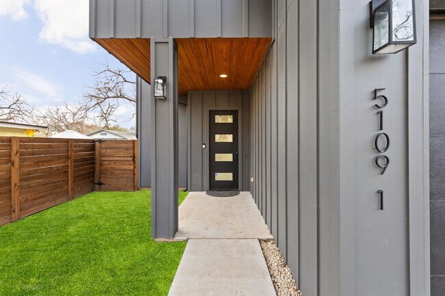 Foto del edificio - 5109 Glissman Rd