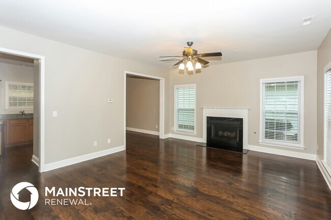 Building Photo - 8210 Chatham Oaks Dr