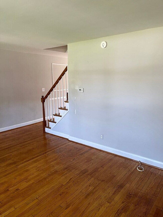 Foto del edificio - Spacious 3-Bedroom Towson Townhome with Of...