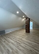 Building Photo - 501 N Walnut St