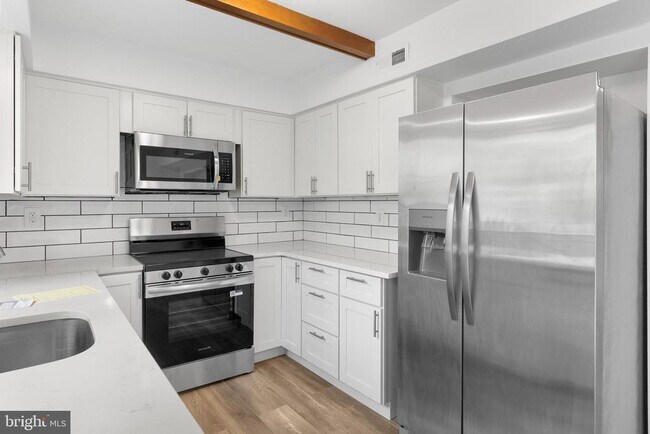 Foto del edificio - 14 Dover Ct