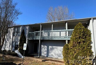 Building Photo - 11040 Harrowfield Rd