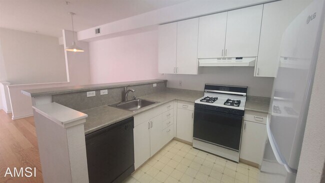 Foto del edificio - 3 br, 2 bath House - 225 Pierce St #1