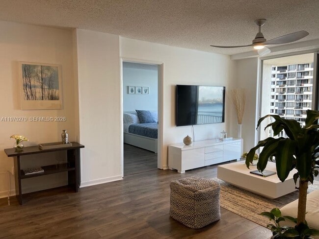 Building Photo - 770 Claughton Island Dr