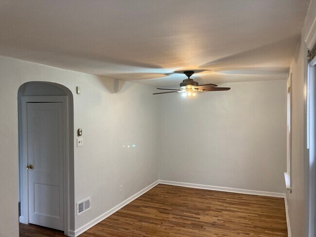 Building Photo - 106 Smyrna Ave