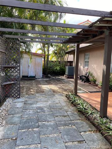 Building Photo - 8330 SW 96th Pl