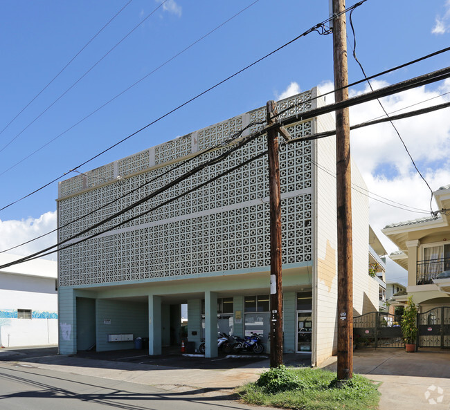 Building Photo - 3110 Winam Ave