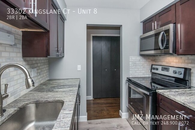 Building Photo - GORGEOUS UPDATED 2 BED/2 BATH UNIT IN FARM...