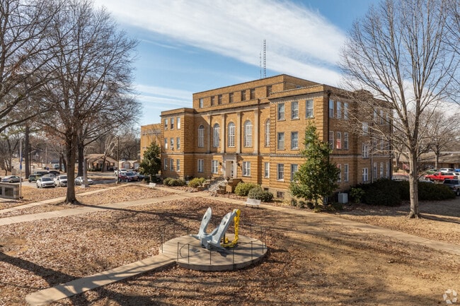 The Faulkner County Courthouse in Conway, AR.