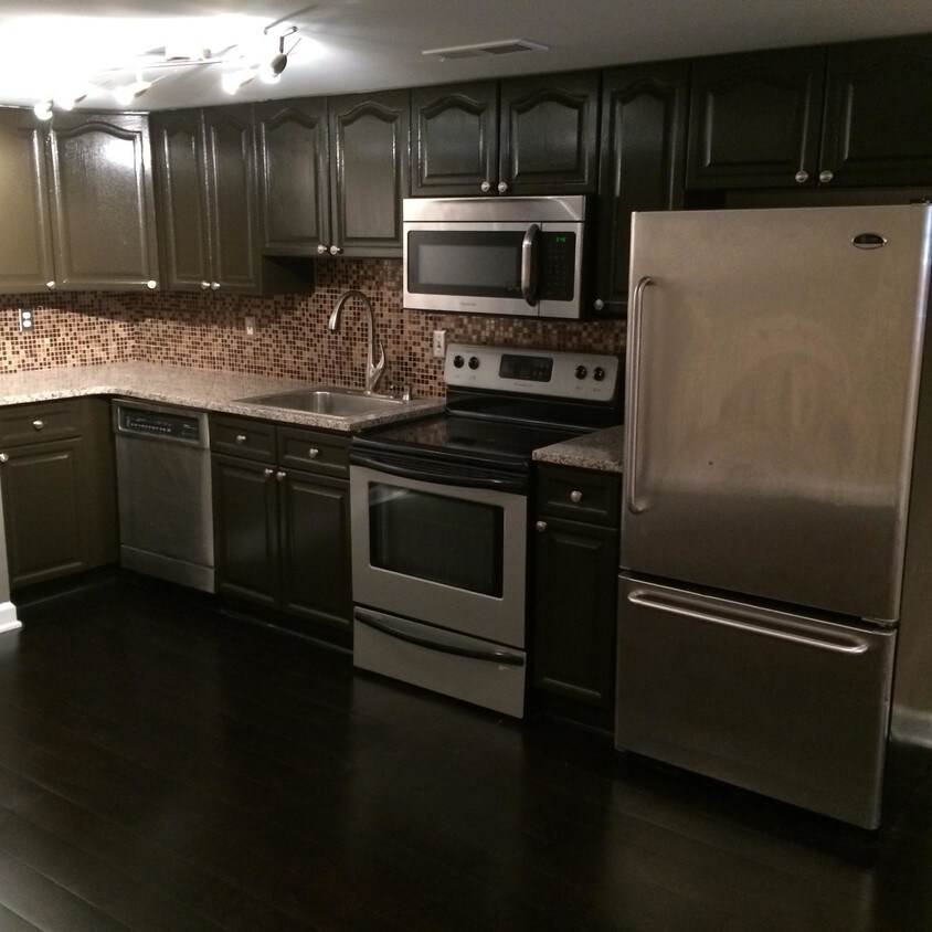 Kitchen - 2314 1st St NW