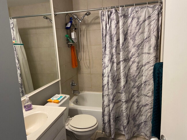 bathroom - 15 Greenwich Dr