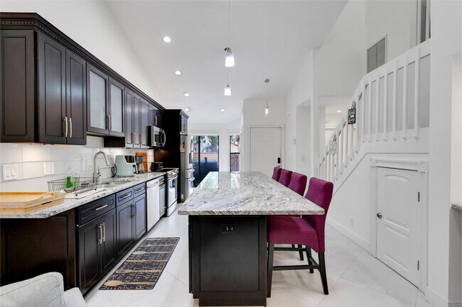 Foto del edificio - 3789 Blue Ridge Rd