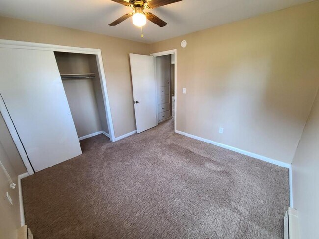 Building Photo - 1602 Harmon Ave