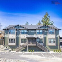 Building Photo - 300 Larson St W