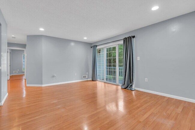 Building Photo - 296 Wimbeldon Ct