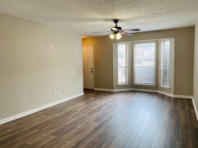 Foto del edificio - 314 Harwell Ave