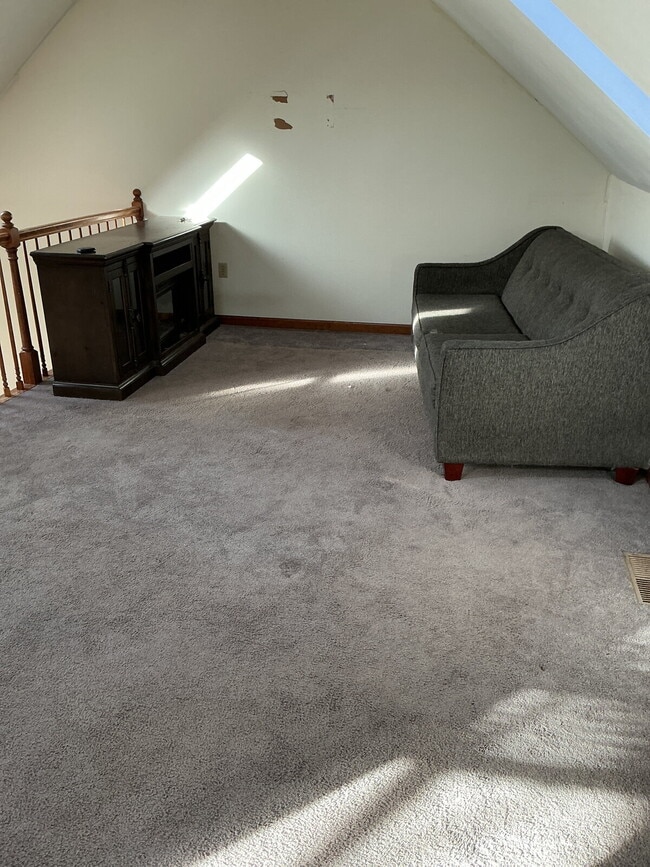 Foto del edificio - 3 bed 1/5 bath Townhome available