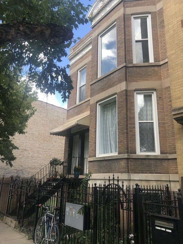 Primary Photo - 3720 W Armitage Ave