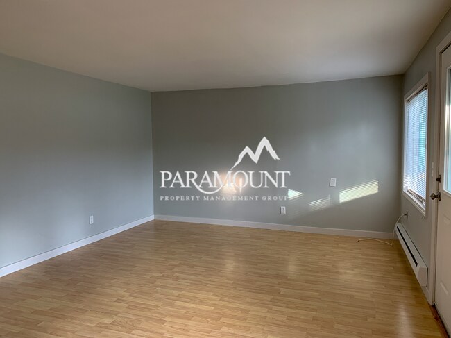 Building Photo - Cute 2 Bedroom in Keyport!