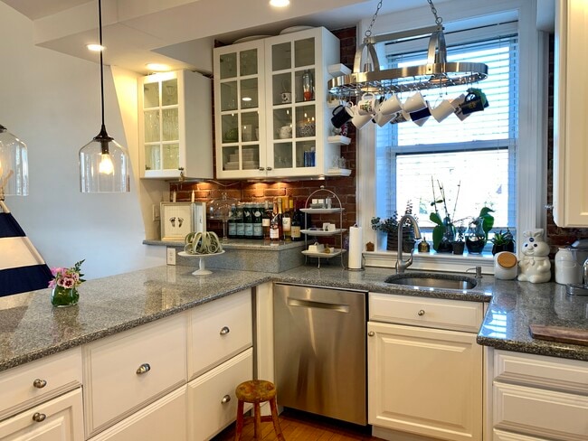 Building Photo - 64 Commonwealth Ave