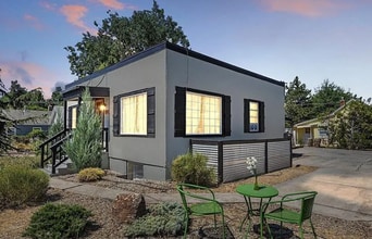 Building Photo - 1015 N 27th St