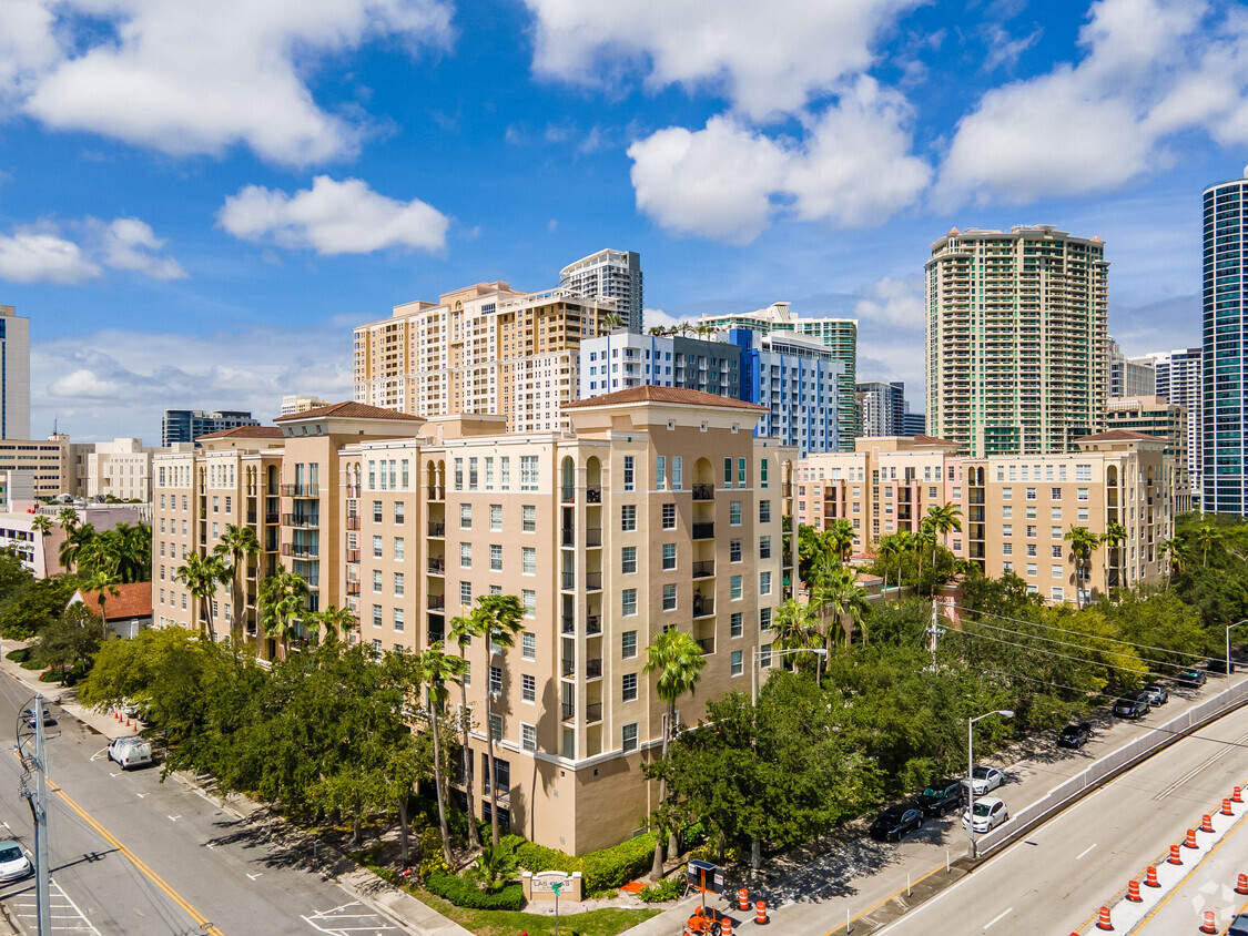 Primary Photo - Las Olas by the River