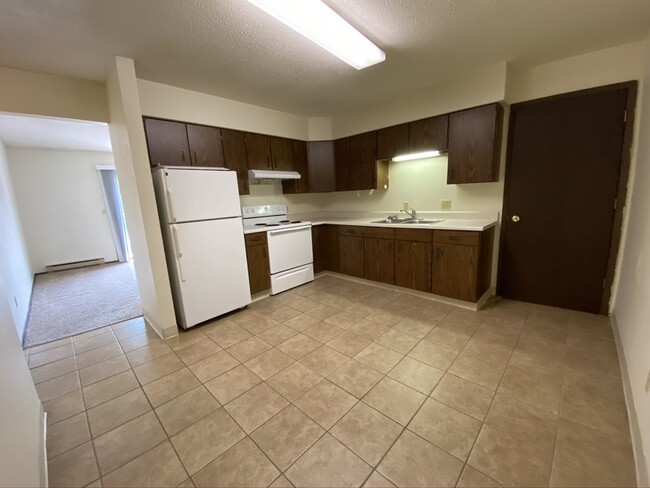 Kitchen and dining area - Oakland Village