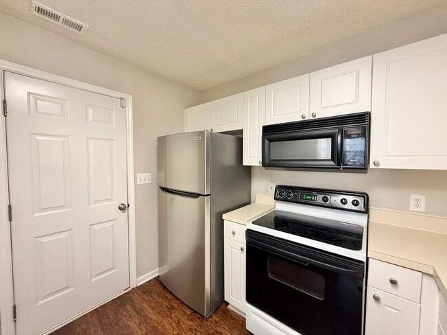 Foto del edificio - 5706 Osprey Cove Dr