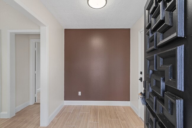 Foto del edificio - 15034 Rose Valley Dr