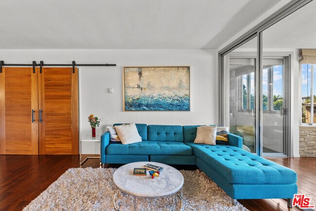Foto del edificio - 8701 Delgany Ave