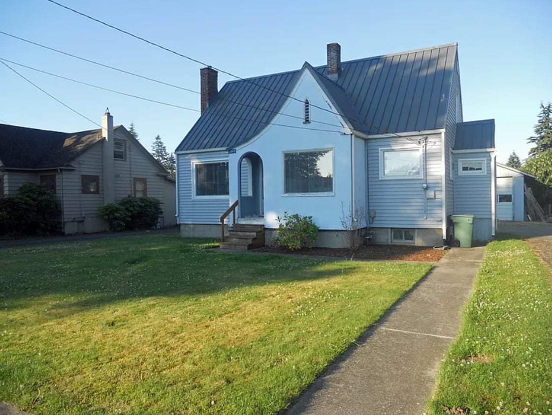 Primary Photo - Charming 3 Bedroom Home