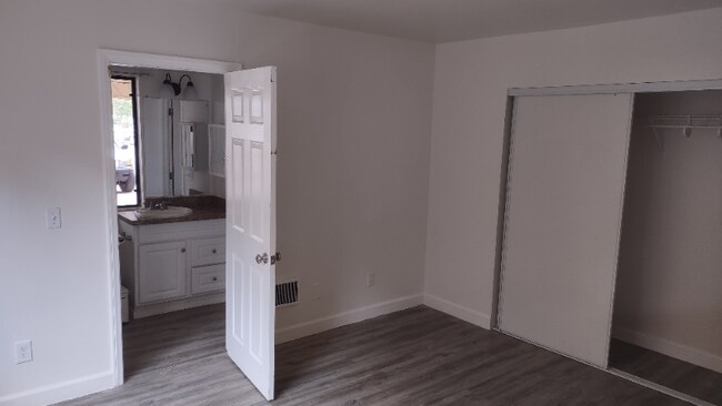 Building Photo - 18988 Via Pamela