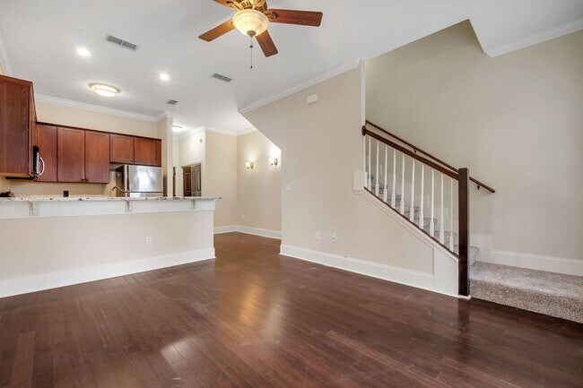 Building Photo - Midtown Tallahassee Townhome