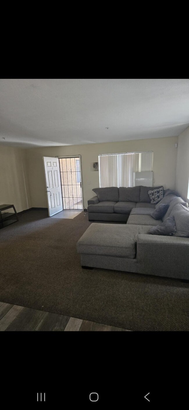 Building Photo - 13595 Sarita Dr