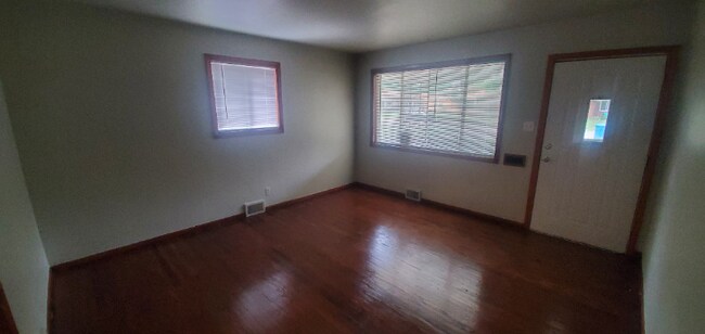 Foto del edificio - 4915 Carvel Ave
