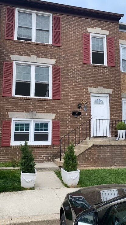 Foto del edificio - 33 County Ct