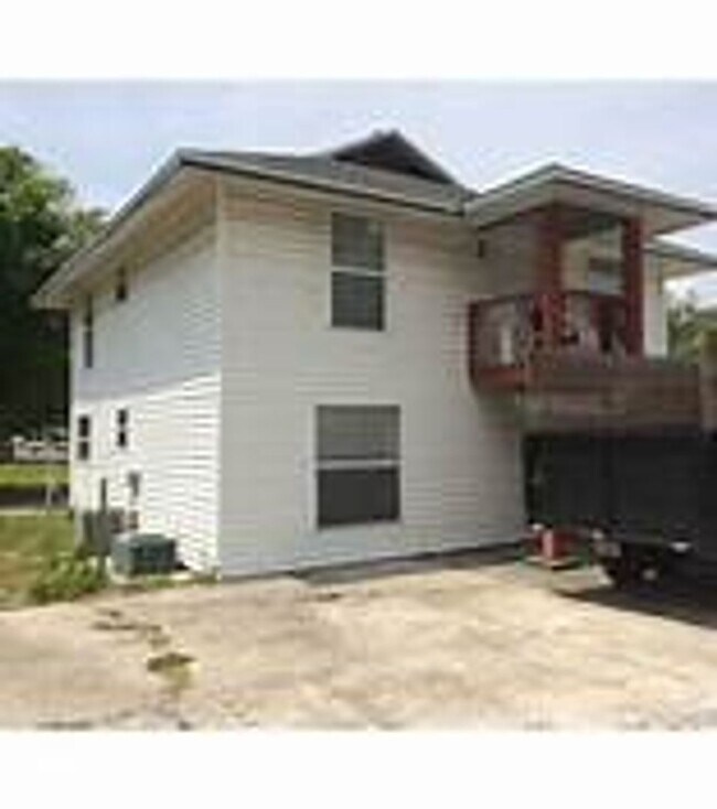 Building Photo - 2614 5th Ave S