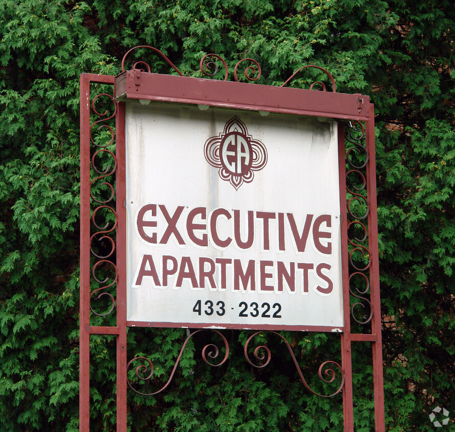 Foto del edificio - Executive Apartments