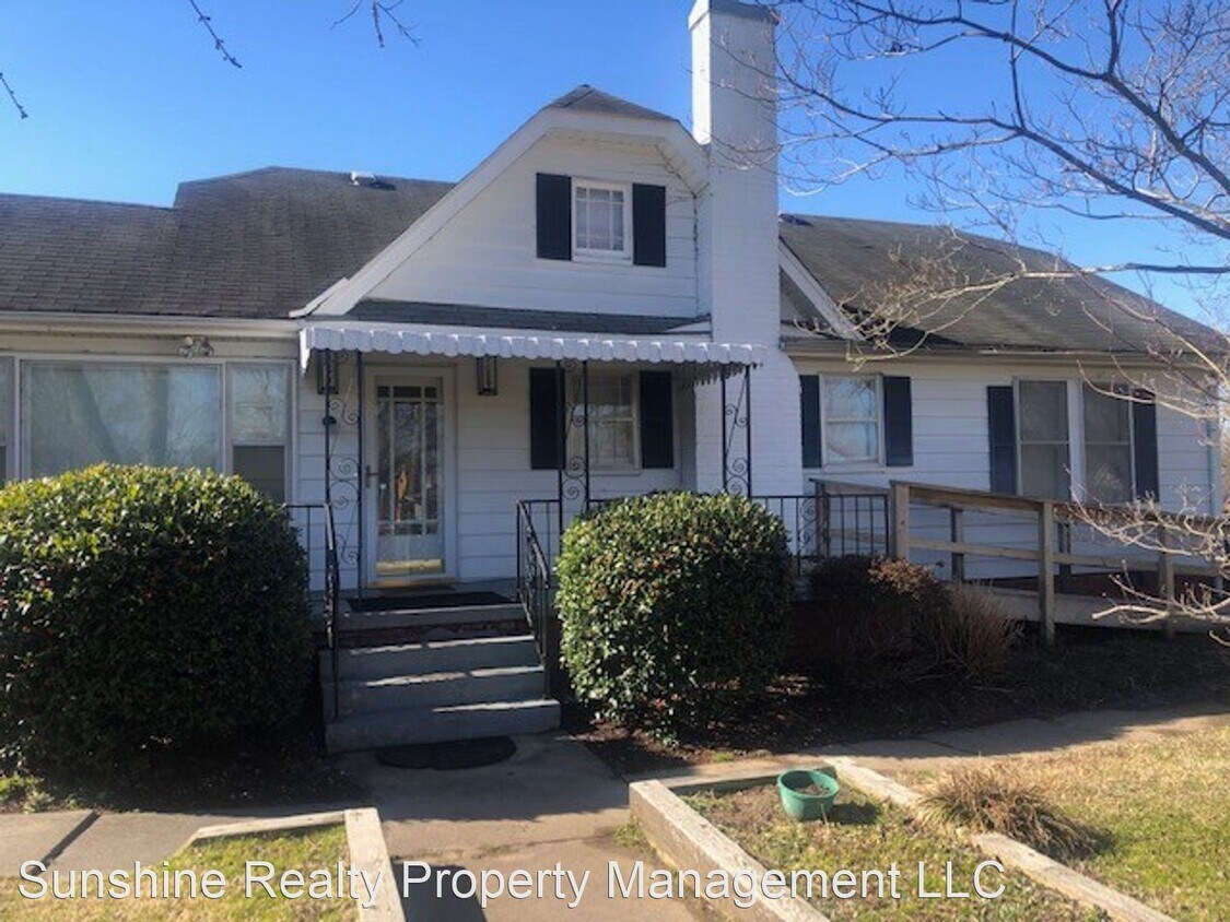 1422 N Graham Hopedale Rd, Burlington, NC 27217 House Rental in