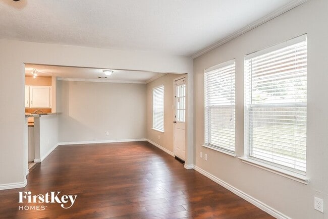 Building Photo - 13235 Gendley Dr