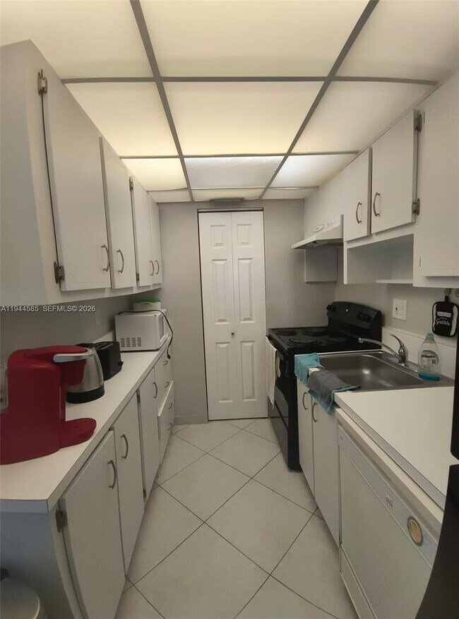 Foto del edificio - 201 178th Dr