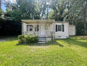 Building Photo - 3462 McKenzie Dr