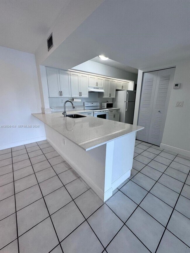 Foto del edificio - 8600 SW 212th St