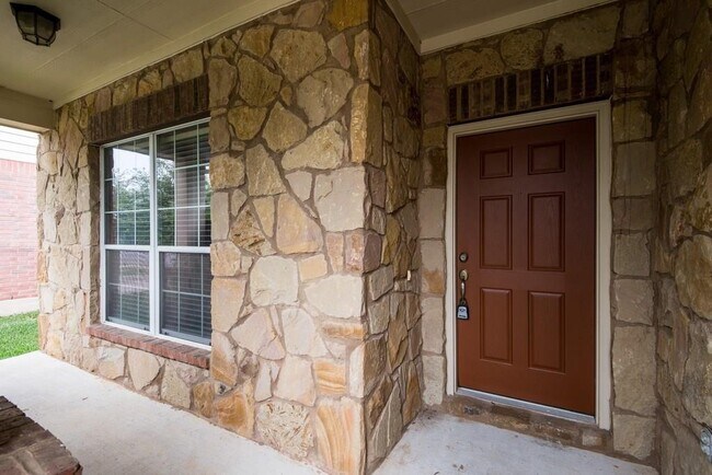 Foto del edificio - 14821 Fernhill Dr