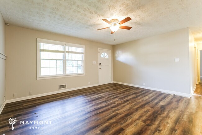 Foto del edificio - 650 Lindsey Lake Rd