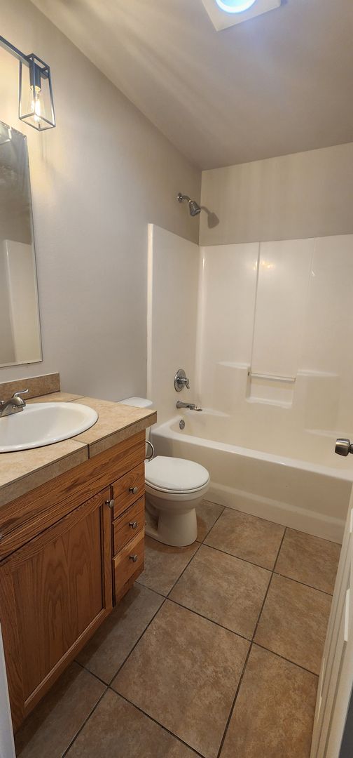 Building Photo - SF233-Fall