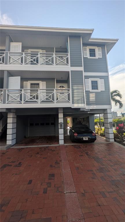 Foto principal - 1546 Stickney Point Rd