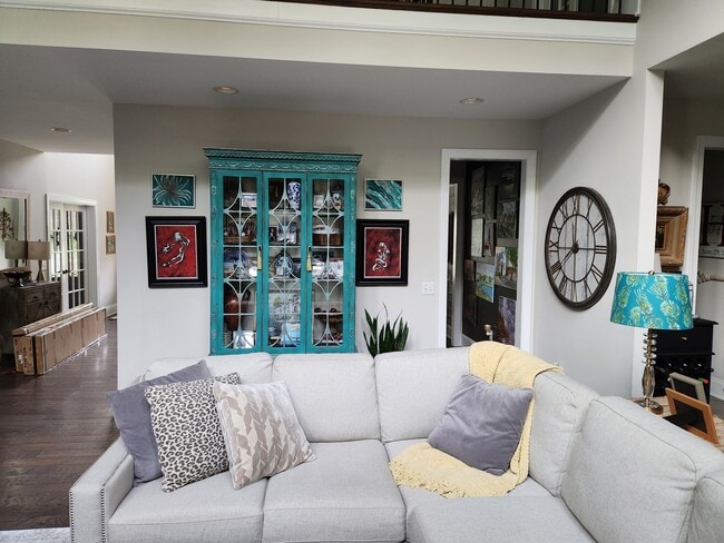 Foto del edificio - 5021 Flowering Peach Rd