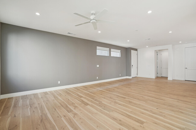 Building Photo - 47436 Poppy Ln