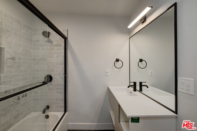 Foto del edificio - 4320 Finley Ave